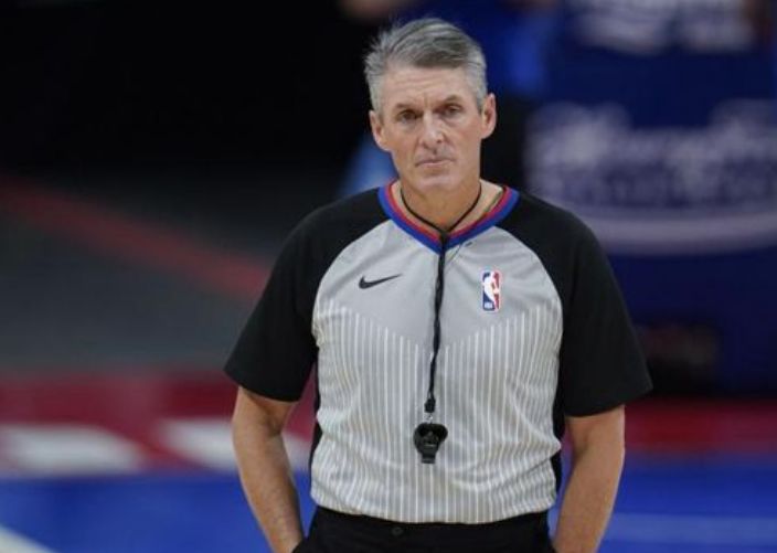 NBA官宣总决赛裁判名单：福斯特托尼兄弟等多位名哨领衔